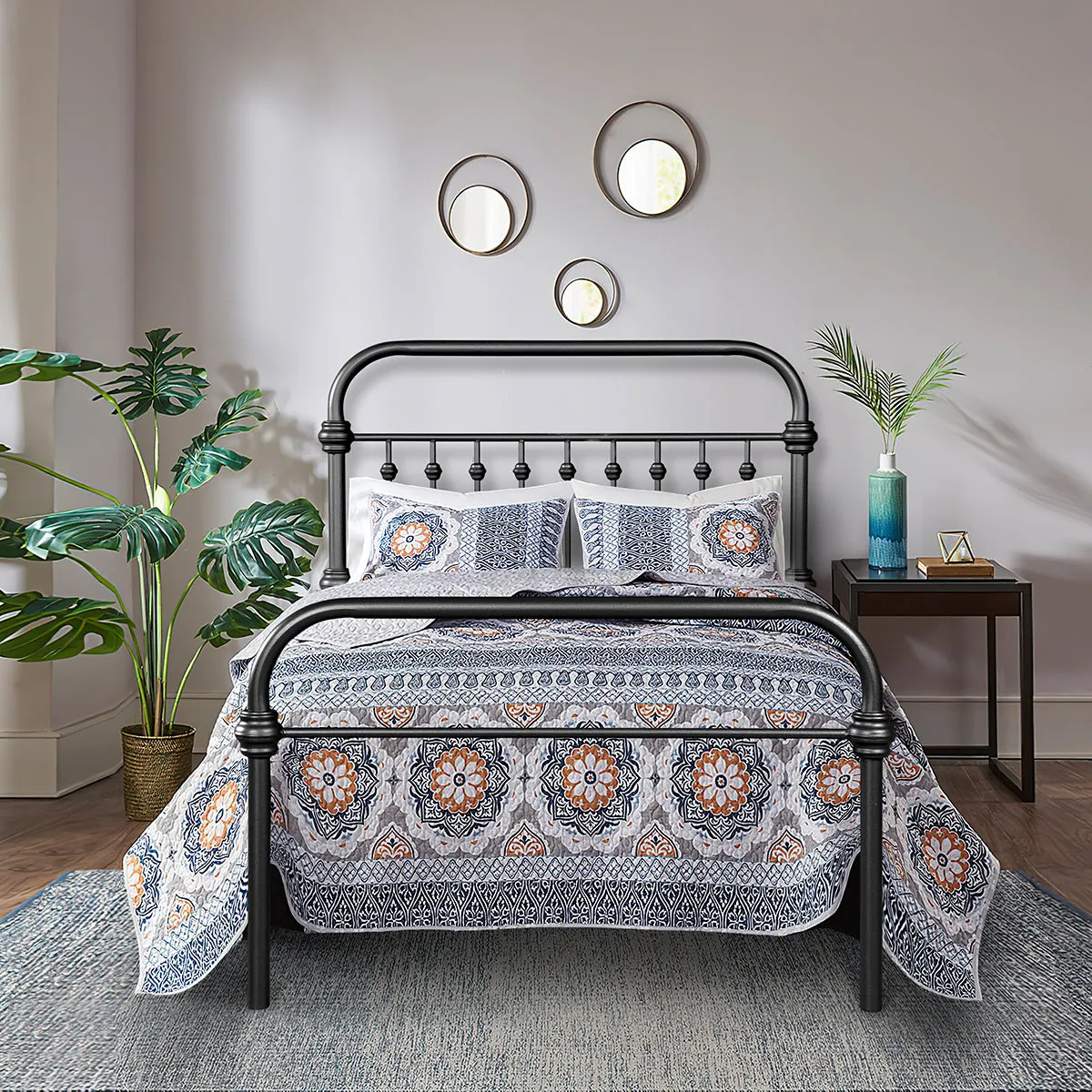 HomyCasa Black/White Modern Metal Bed - 3 Size: Full/Queen/Twin