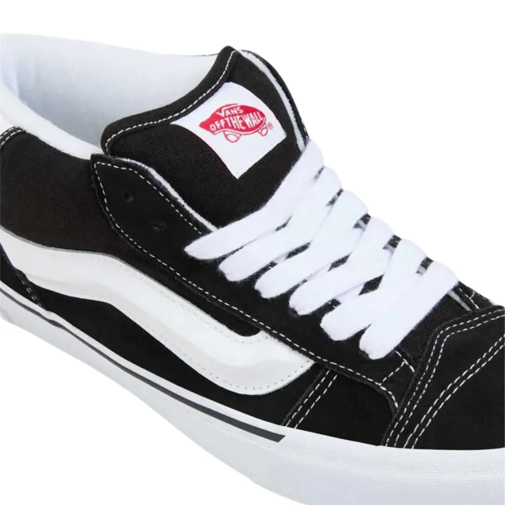 Knu Mid Black/True White