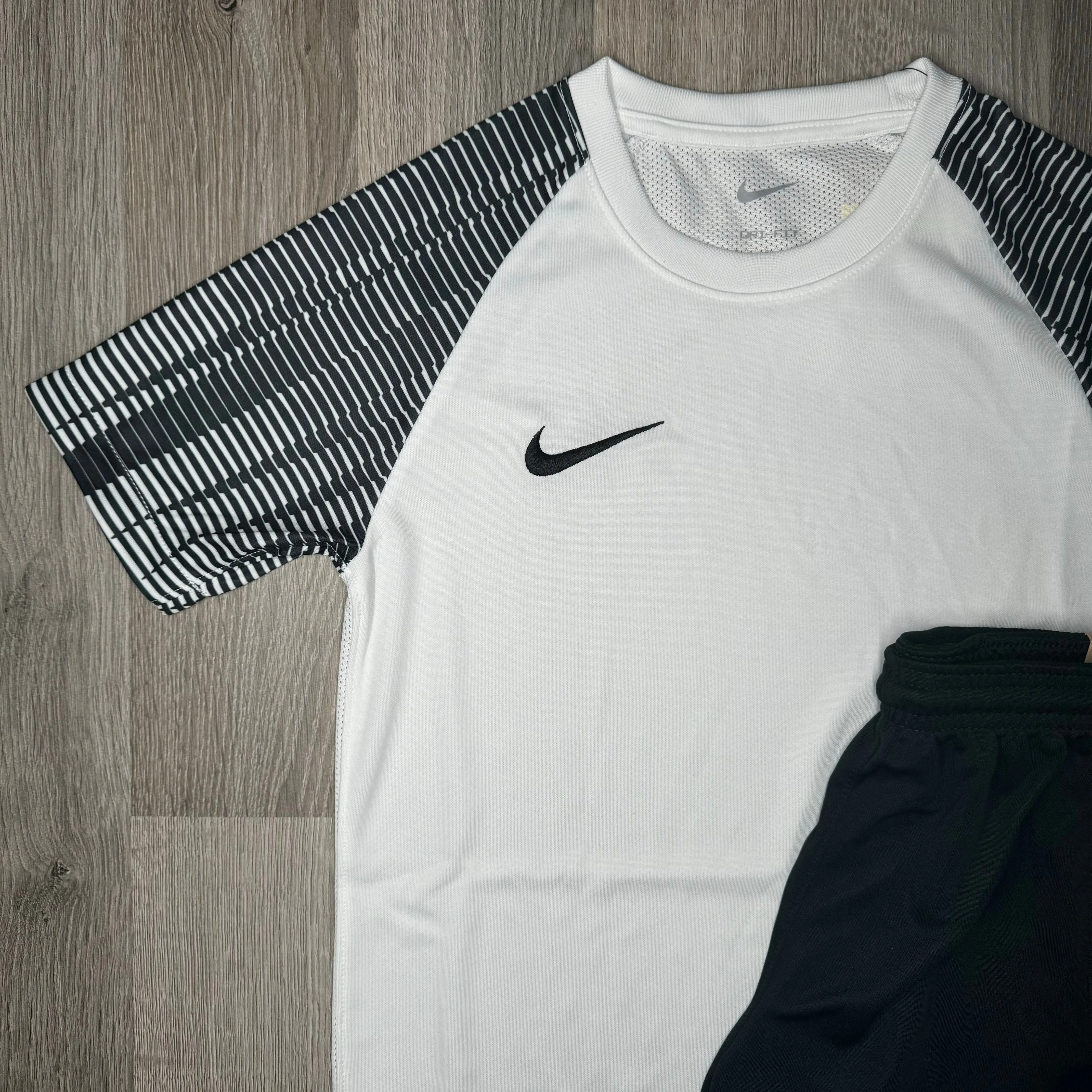 Nike Dri Fit Academy Set - Tee & Shorts - White / Black (Junior)