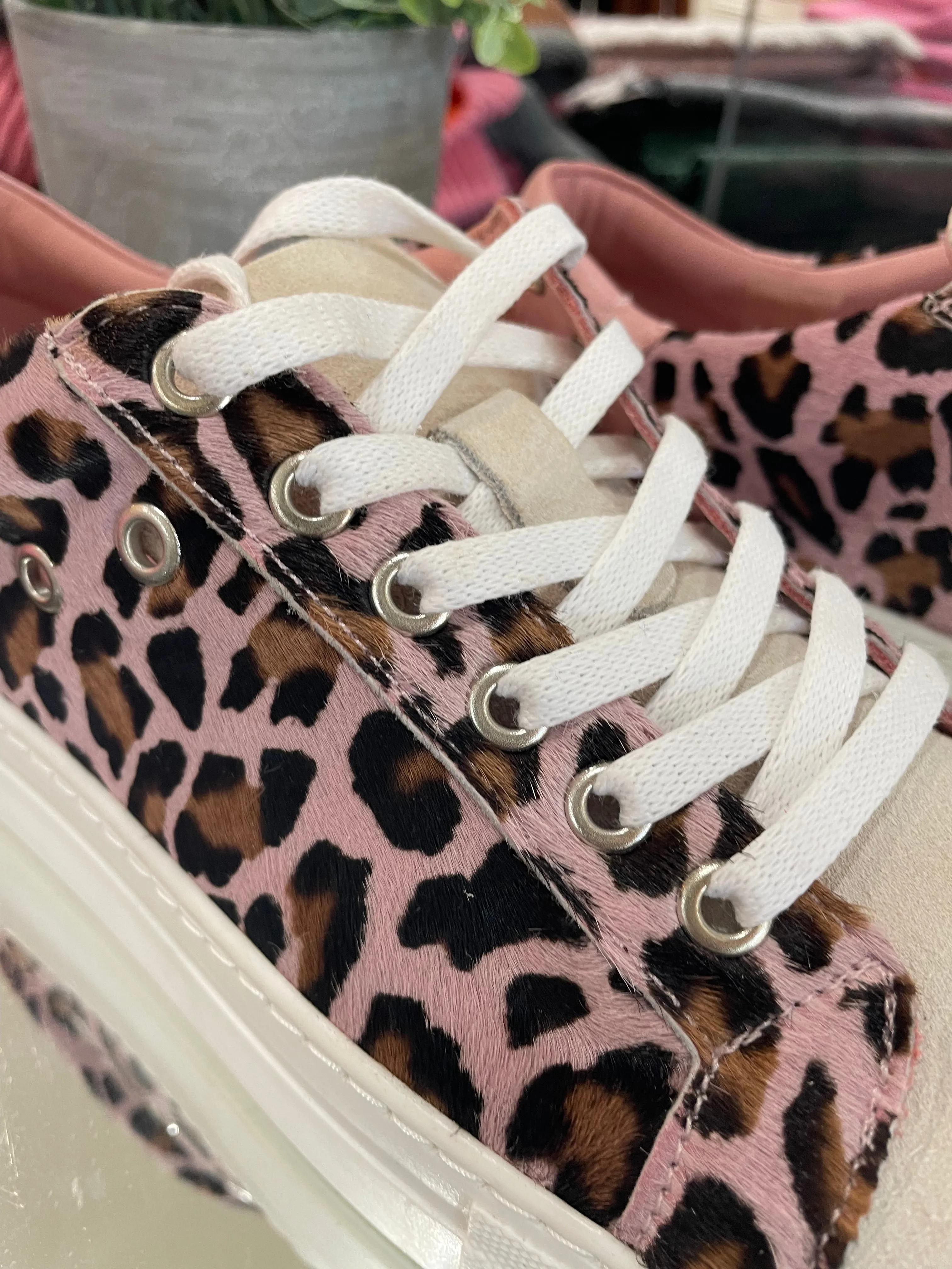 Taison - Pink Leopard